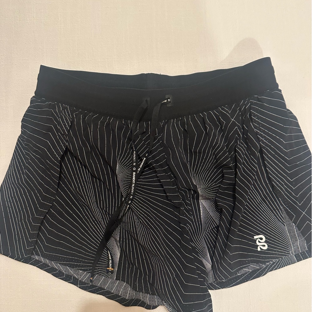 BANDIT 3’ VENTO SPLIT SHORT TOPOGRAPHY